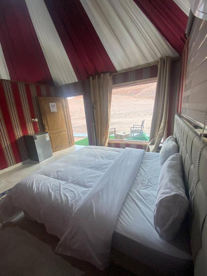 ホテル Omar Ali Luxury Camp ワディ ・ラム エクステリア 写真